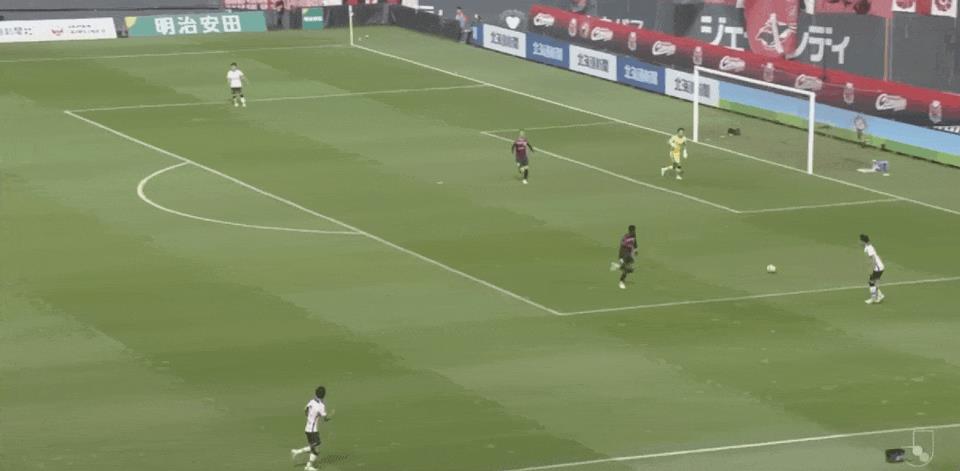 Hiệp 1 J2 League: Kandai Keito ghi bàn từ trên trời, Sapporo tạm thời dẫn trước Kumamoto 0-1