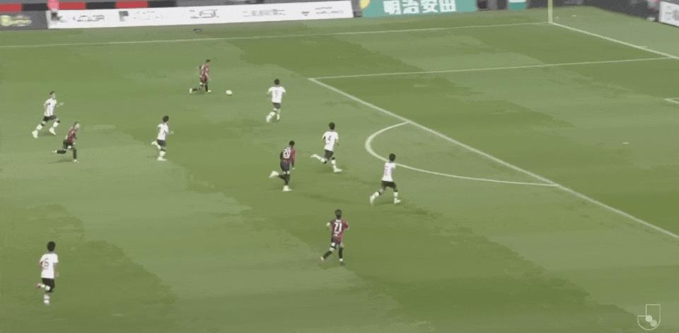 Hiệp 1 J2 League: Kandai Keito ghi bàn từ trên trời, Sapporo tạm thời dẫn trước Kumamoto 0-1