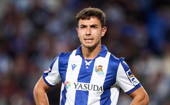 Tin đồn chuyển nhượng hàng ngày: Manchester United và Madrid cạnh tranh vì Martinez, Milan sắp ký hợp đồng với Xhaka