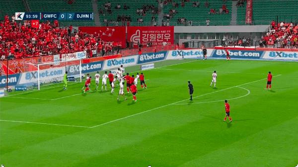 Đầu tiên, Jeonbuk lội ngược dòng từ thế bị dẫn 0-2 để giành chiến thắng 3-0, và sau đó Gangwon ghi hai bàn trong thời gian bù giờ để gỡ hòa. Bạn nghĩ gì về đội tuyển Hàn Quốc K hôm nay?