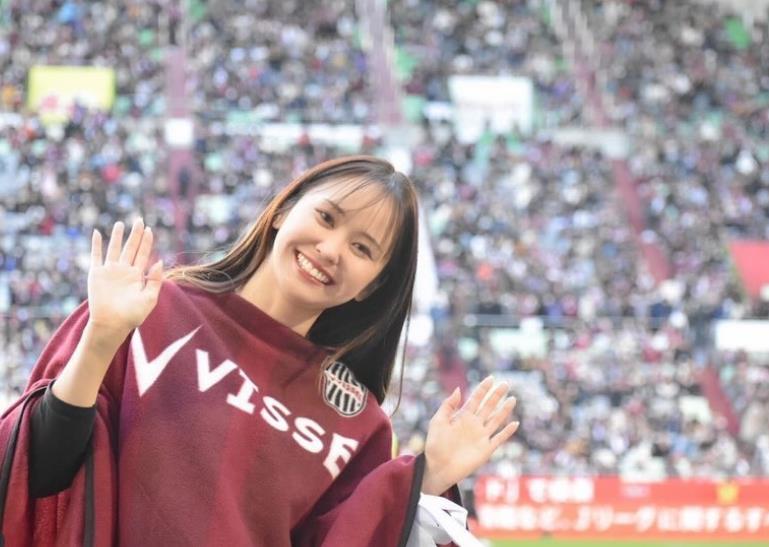 Chuyến tham quan của những người hâm mộ làm đẹp chuyên nghiệp Nhật Bản: Vào mùa hè nóng nực, thật ngọt ngào khi có bạn
