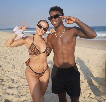 Bạn nghĩ sao về điều này? Vinicius đã đi biển cùng một nhóm người đẹp sau bữa tiệc sinh nhật của mình