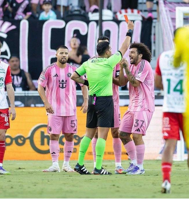 Phóng viên Herald: Miami sẽ kháng cáo thẻ đỏ của Falcon và hy vọng anh có thể thi đấu với Pumas